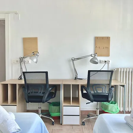 Apartment Jean Xxiii By Aroom - Casa Con Patio Privado Vut-le-11148 *