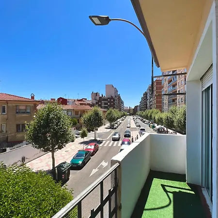 Apartamento Jean Xxiii By Aroom - Casa Con Patio Privado Vut-le-11148 León